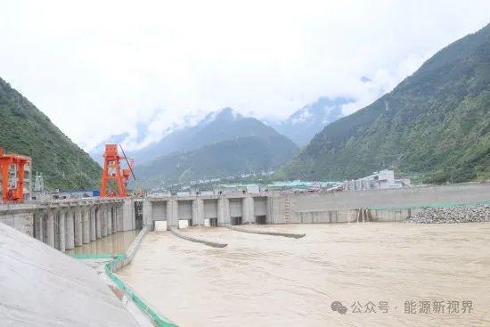 绿色能源新里程碑，最新水电站建设进展报道